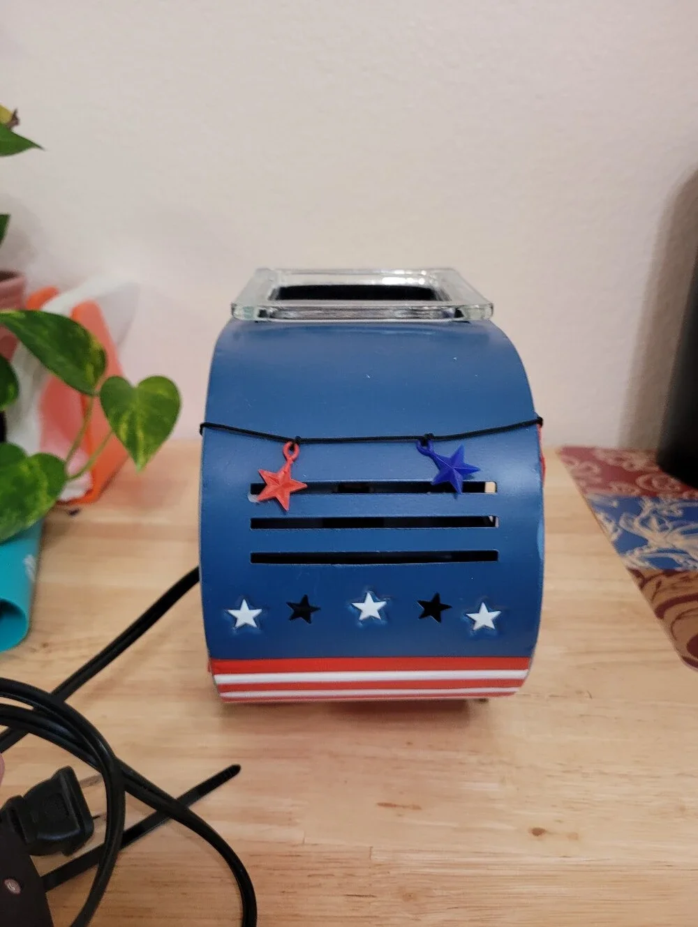Land of Liberty USA Camper Trailer Scentsy Warmer Red White Blue Retired New
